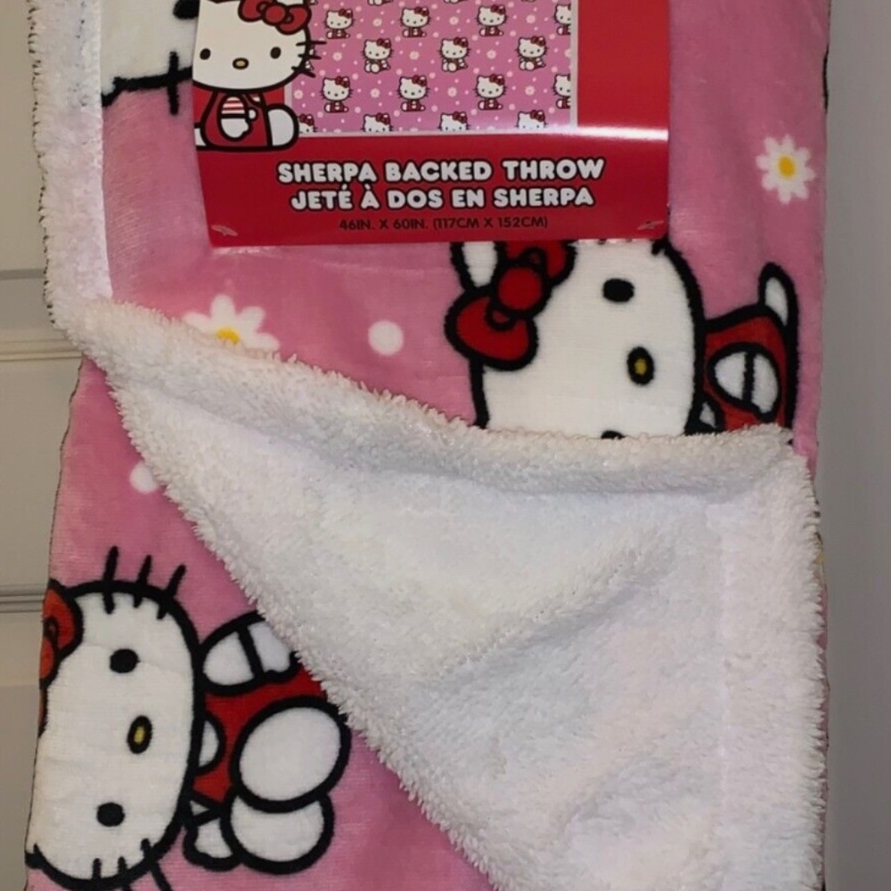 NEW WITH TAGS Hello Kitty PINK SHERPA blanket 46 x 60 - Picture 2 of 3